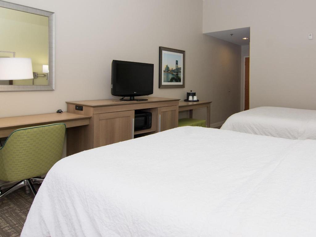 STUDIO, 2 QUEEN BEDS, ACCESSIBLE