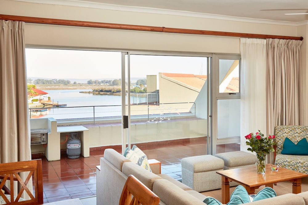 Port Owen Marina 25/50