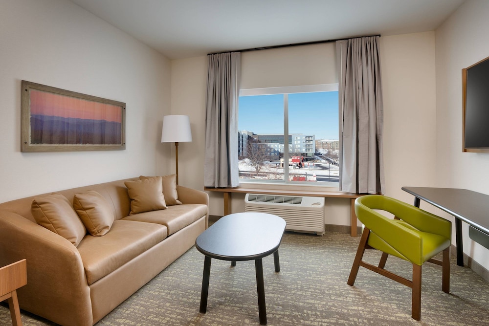 Fairfield Inn And Suites Denver West Federal Center 32/49