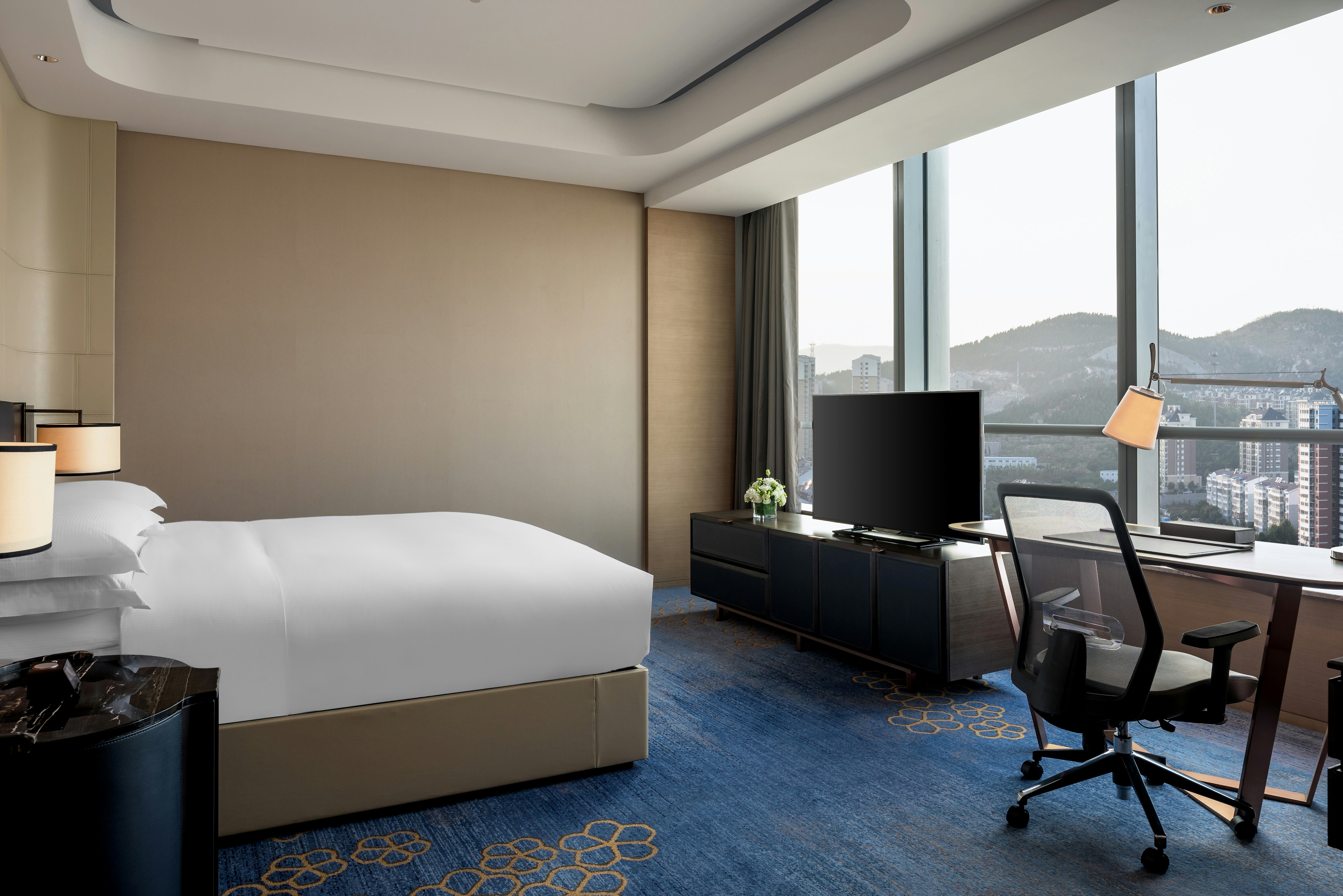 MOUNTAIN, DELUXE, KING BED