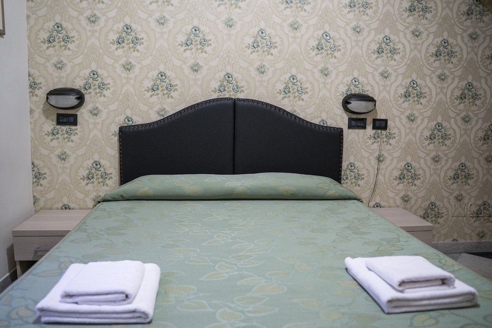 Hotel Ferrarese Roma 26/49
