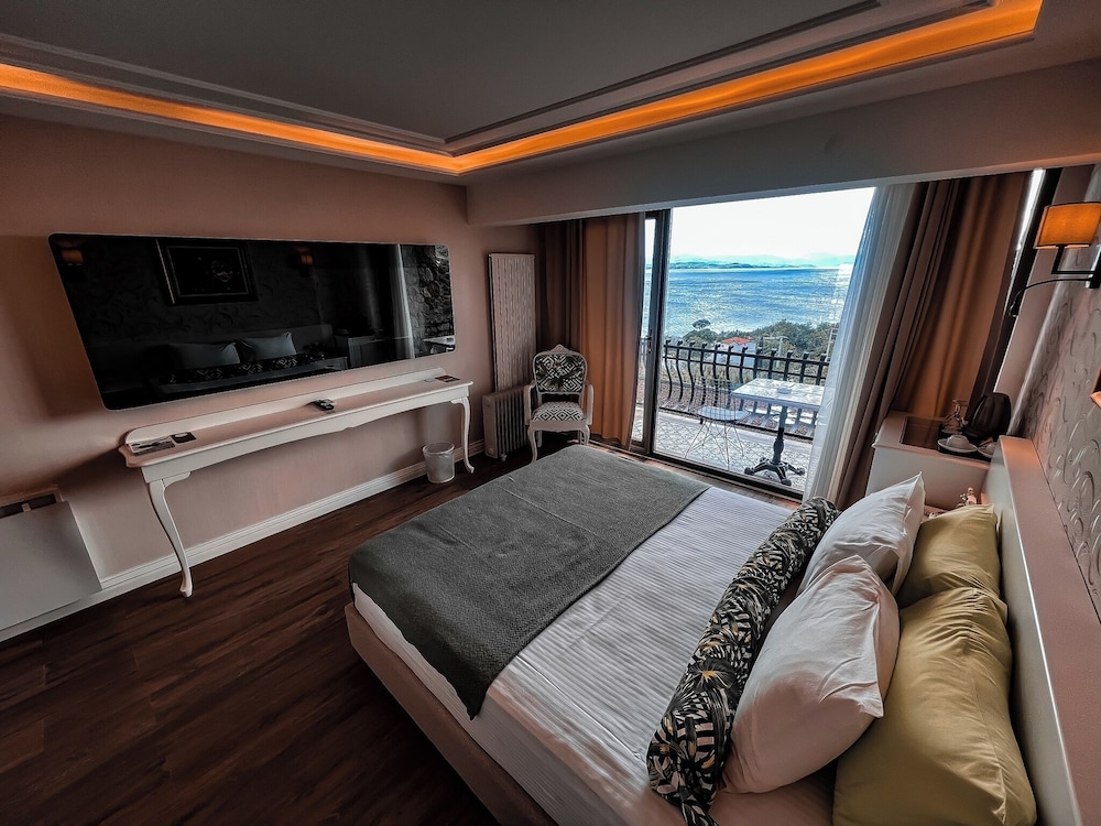 COMFORT, DOUBLE BED