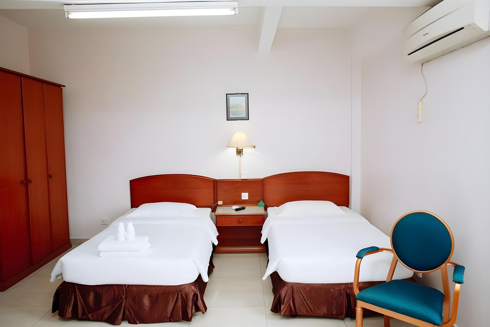 Standard, 2 Double Beds, Building
