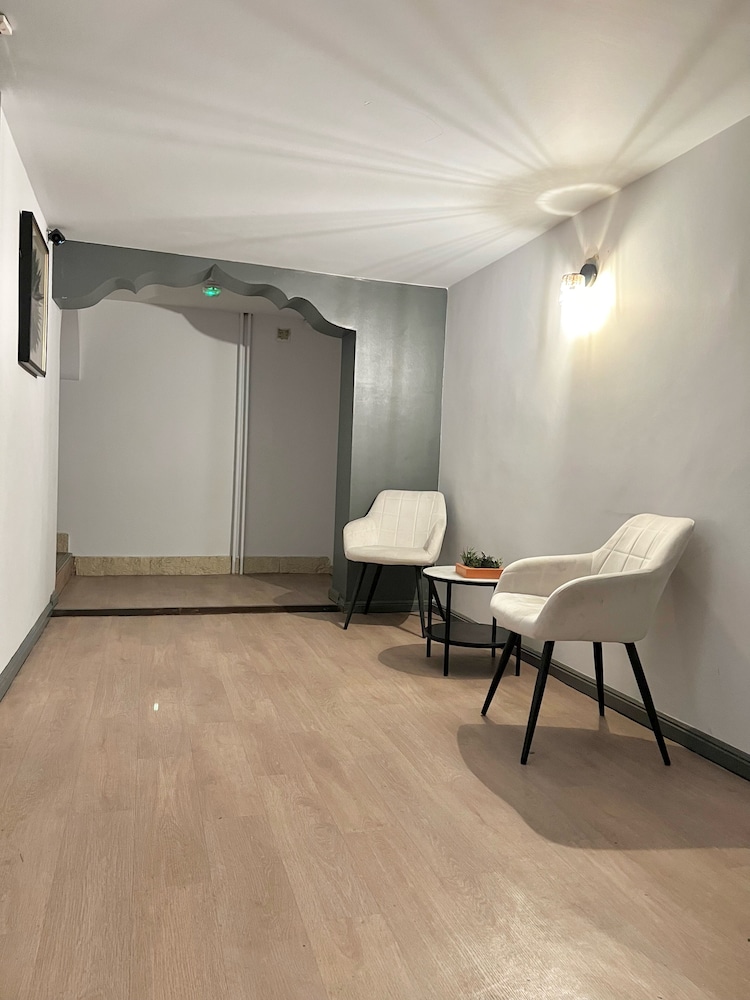 Hotel de La Gare 33/40