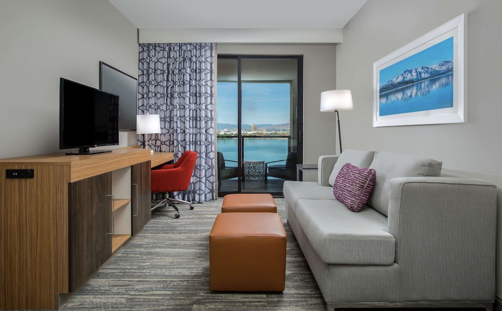 Hampton Inn & Suites Reno/Sparks 22/38