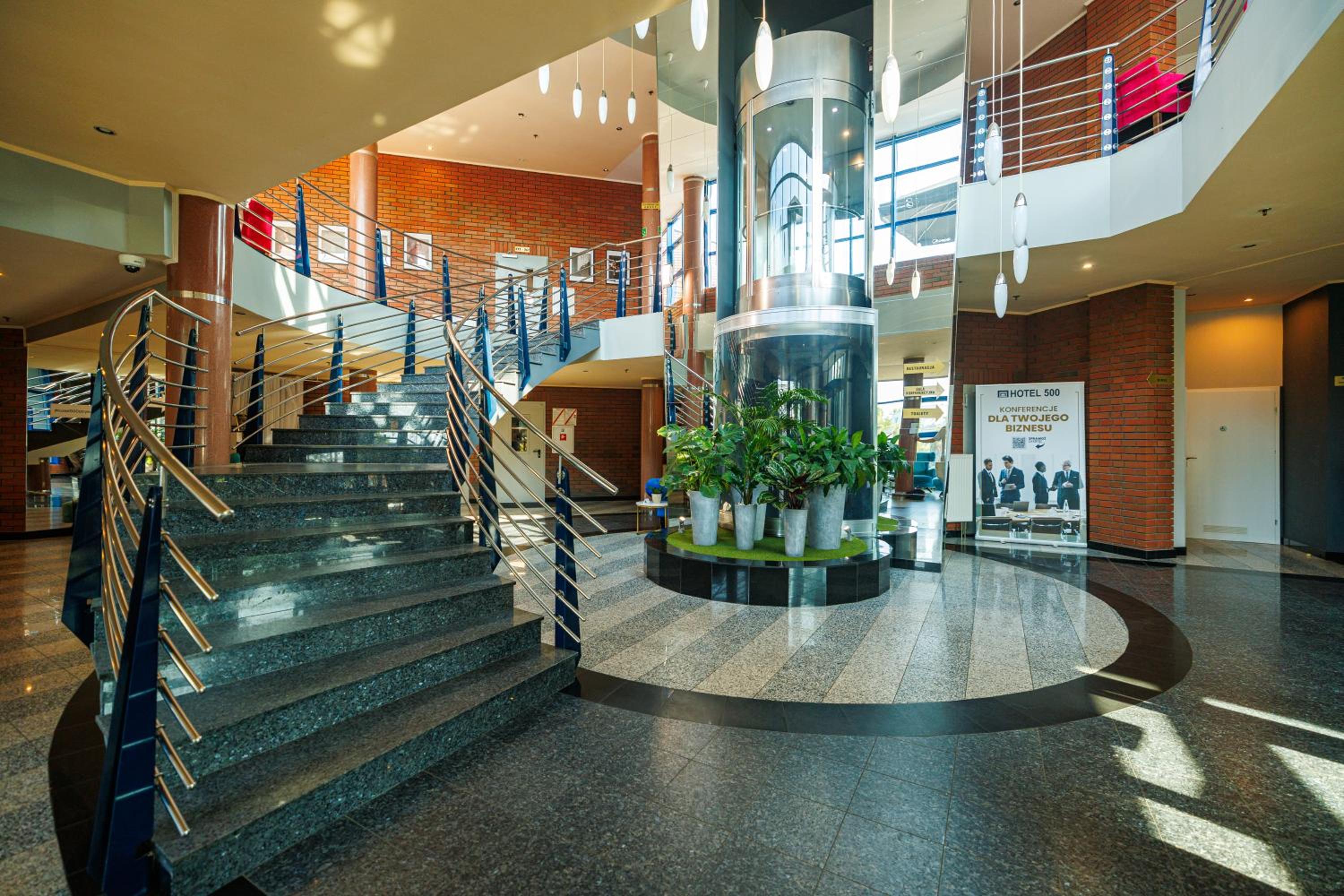 HOTEL 500 STRYKÓW 25/55