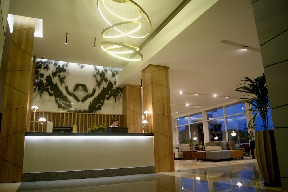Hotel Velvet Plaza 7/64
