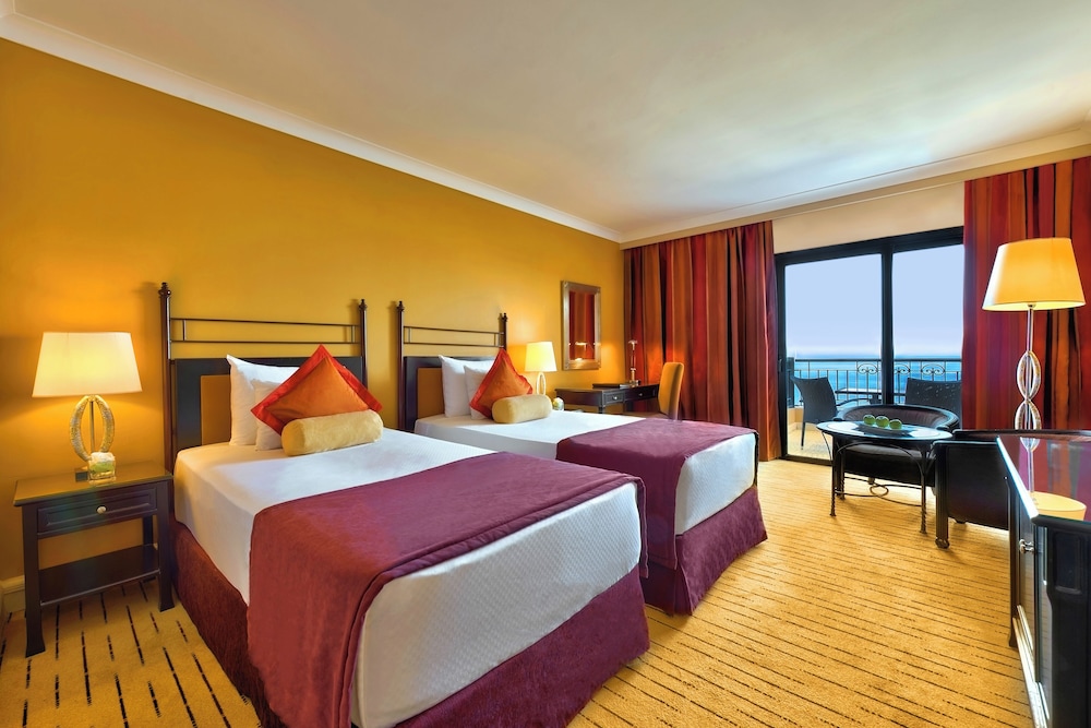 DELUXE, TWIN BEDS, SEA VIEW