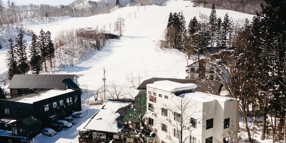 Alp Lodge 45/50