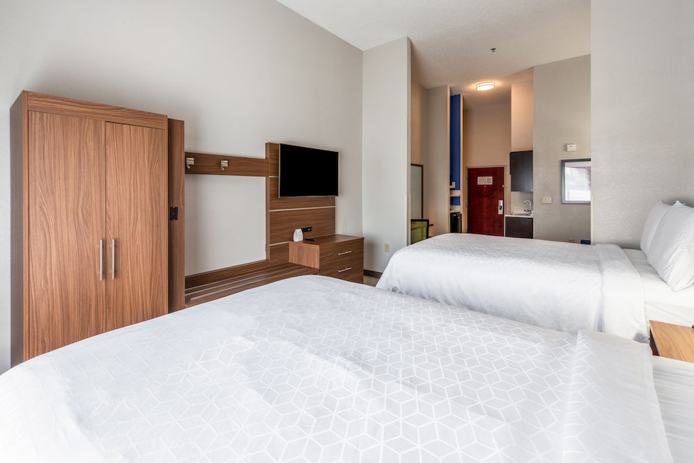 Holiday Inn Express Hotel And Suites Statesville 17/59