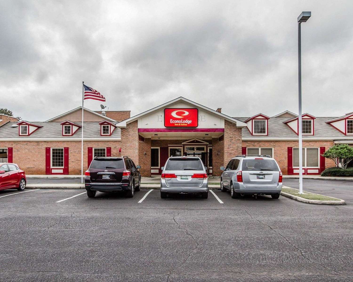 Econo Lodge Inn & Suites Enterprise, AL 28/33