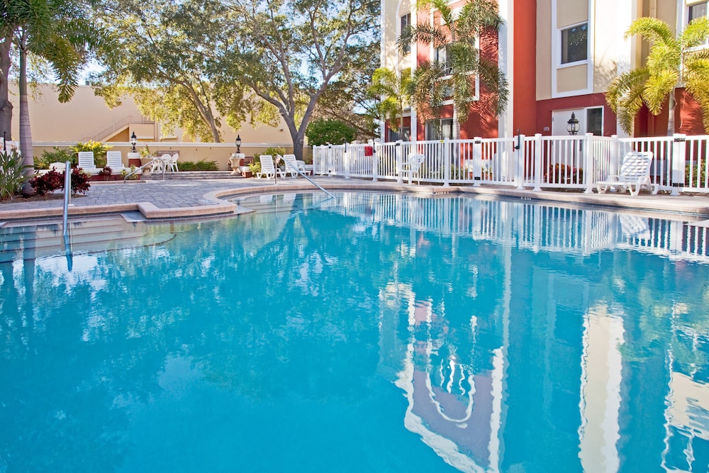Holiday Inn Express & Suites Bradenton West, an IHG Hotel 1/69