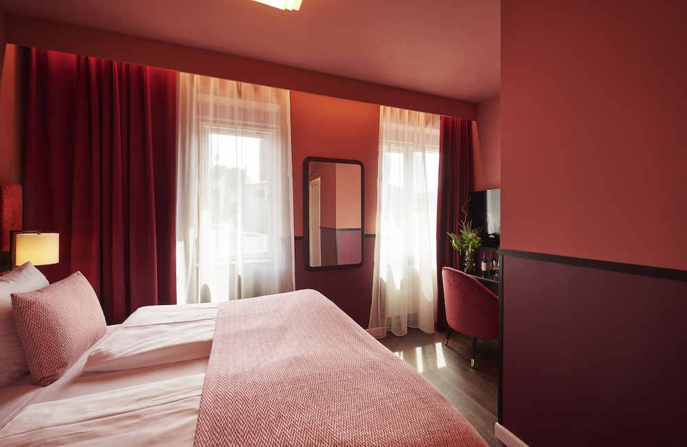 SUPERIOR, DOUBLE BED