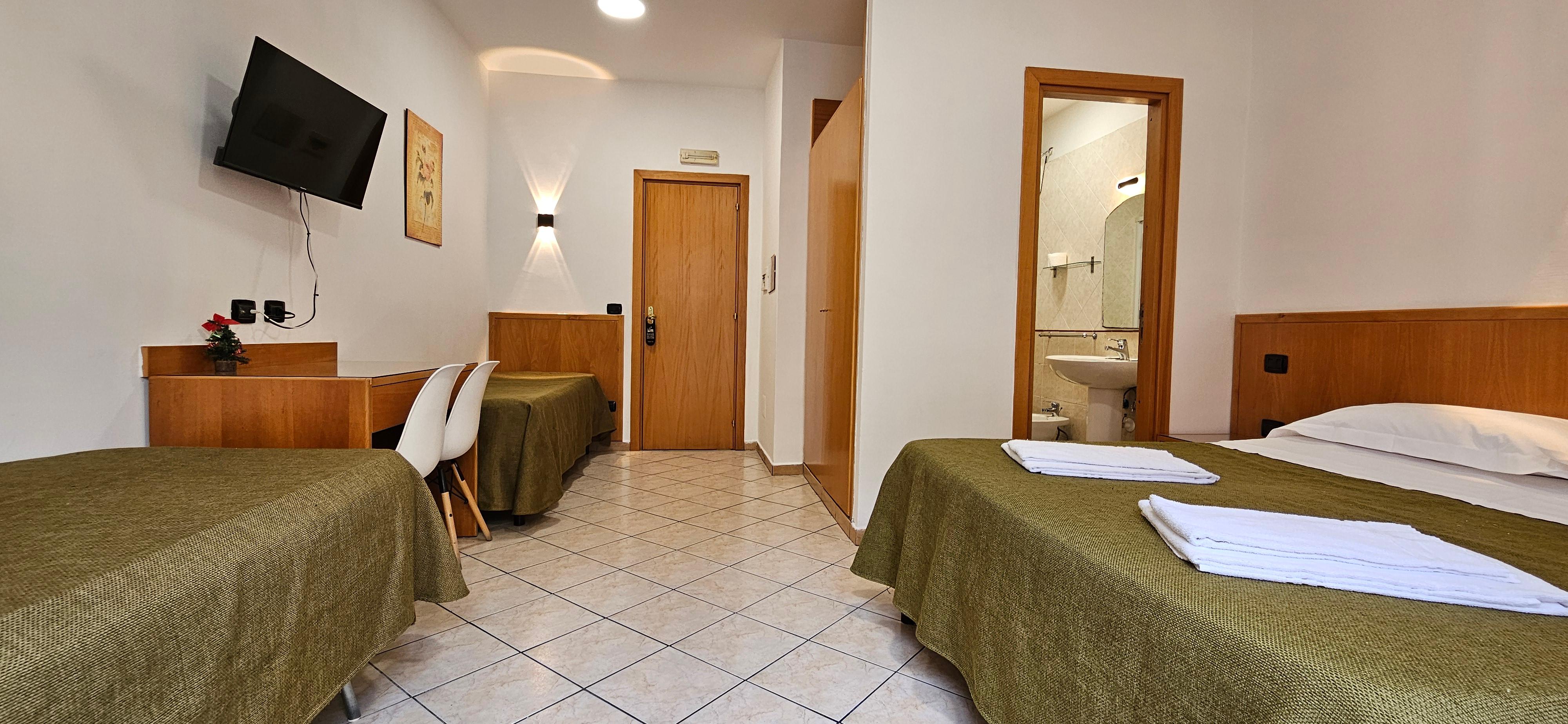 Room, Quintuple