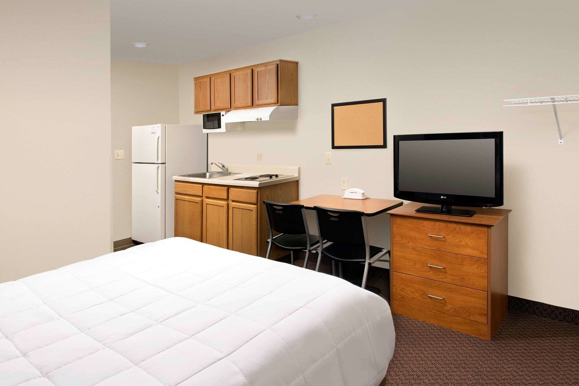 ROOM, QUEEN BED, ACCESSIBLE