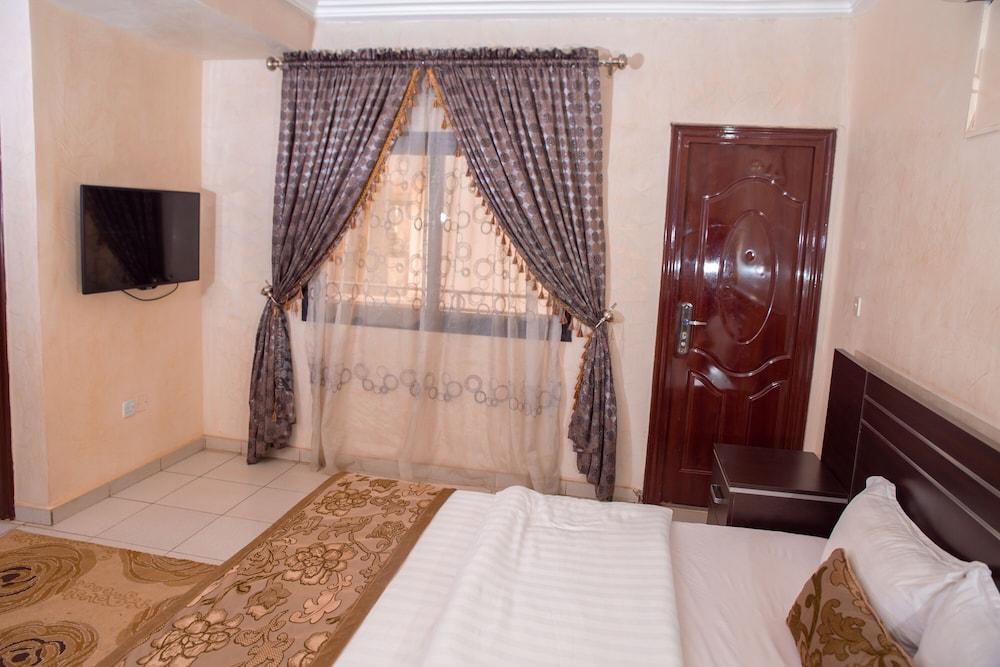 Ishakool Hotels 10/50