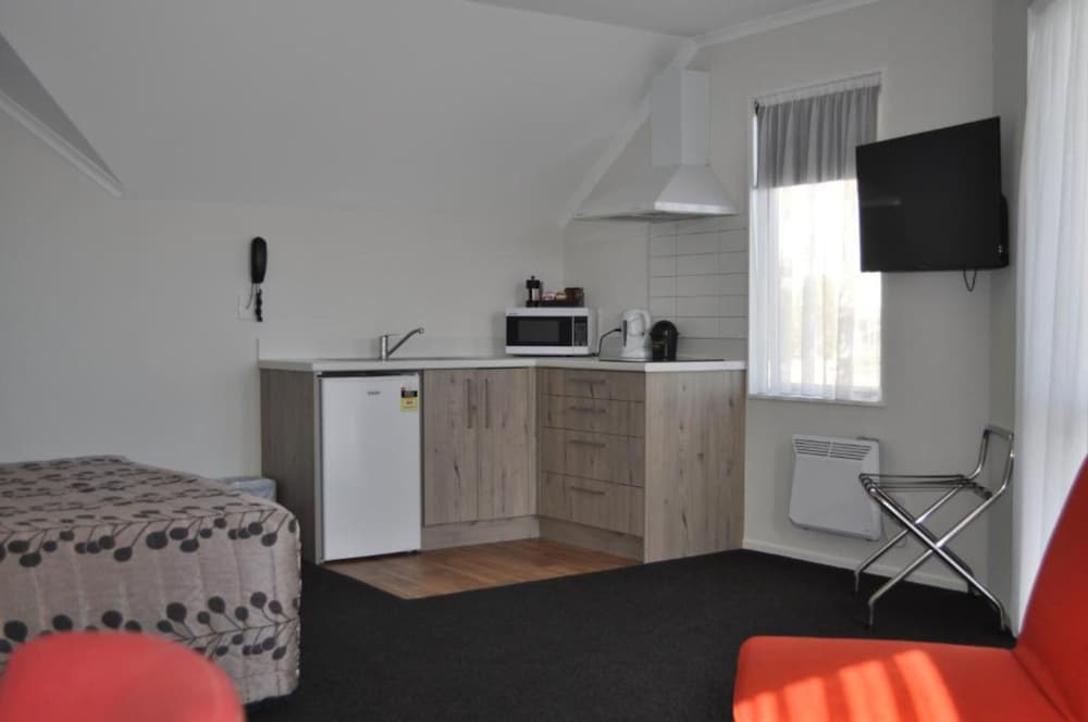 Carramar Motor Inn 53/64