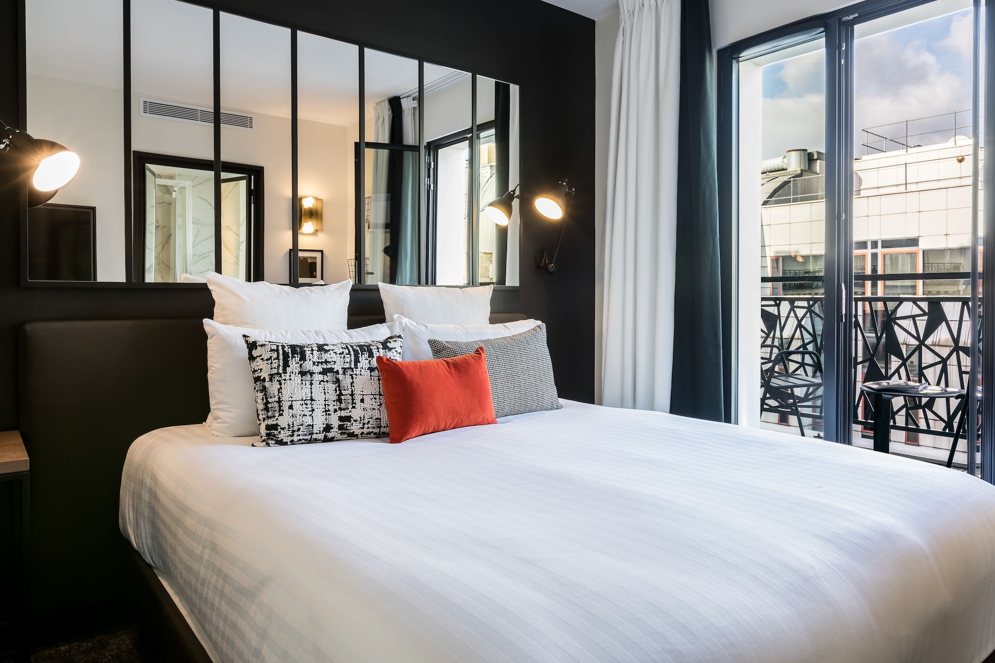 EXECUTIVE, DOUBLE BED