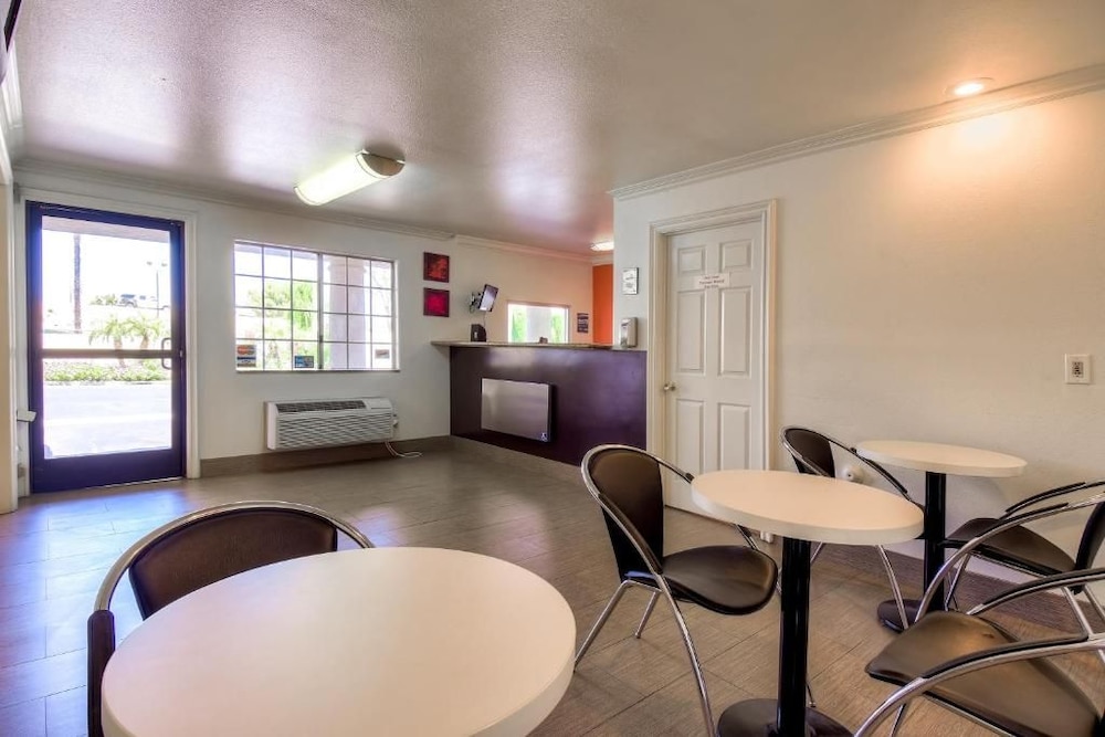 Motel6 Menifee, CA 58/71