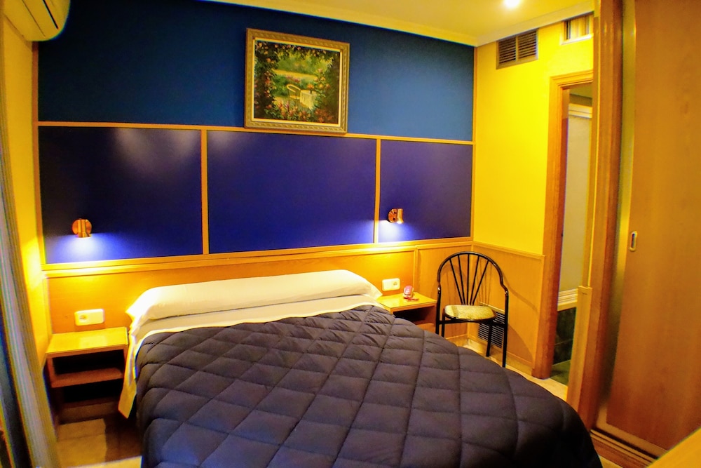 Tripolis Toledo Hostal 19/44