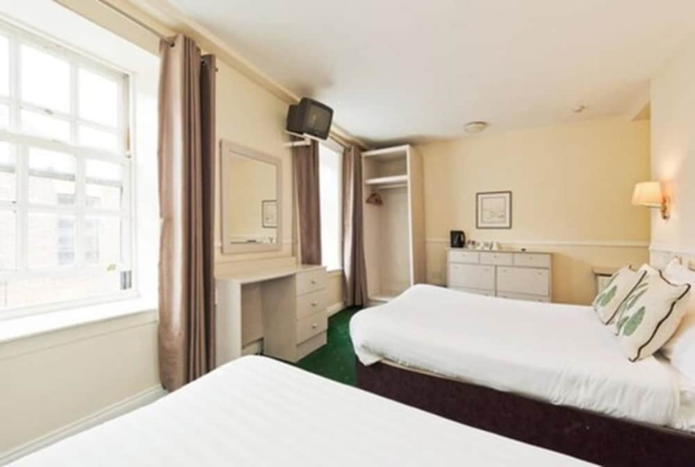 Riverhouse Hotel 28/50