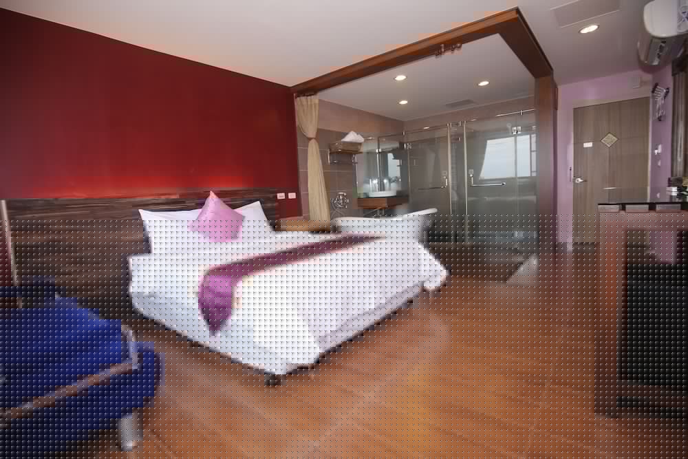 Water Front Hotel 15/53