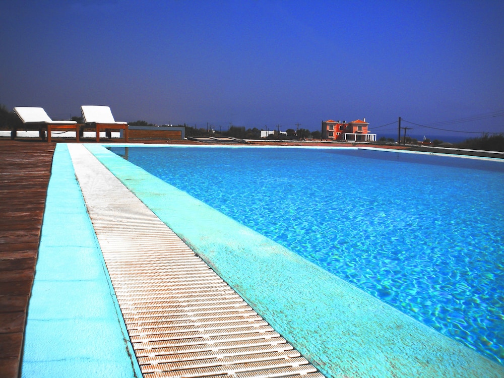 Cristelia Luxury Sea Front And Pool Villa 35/41
