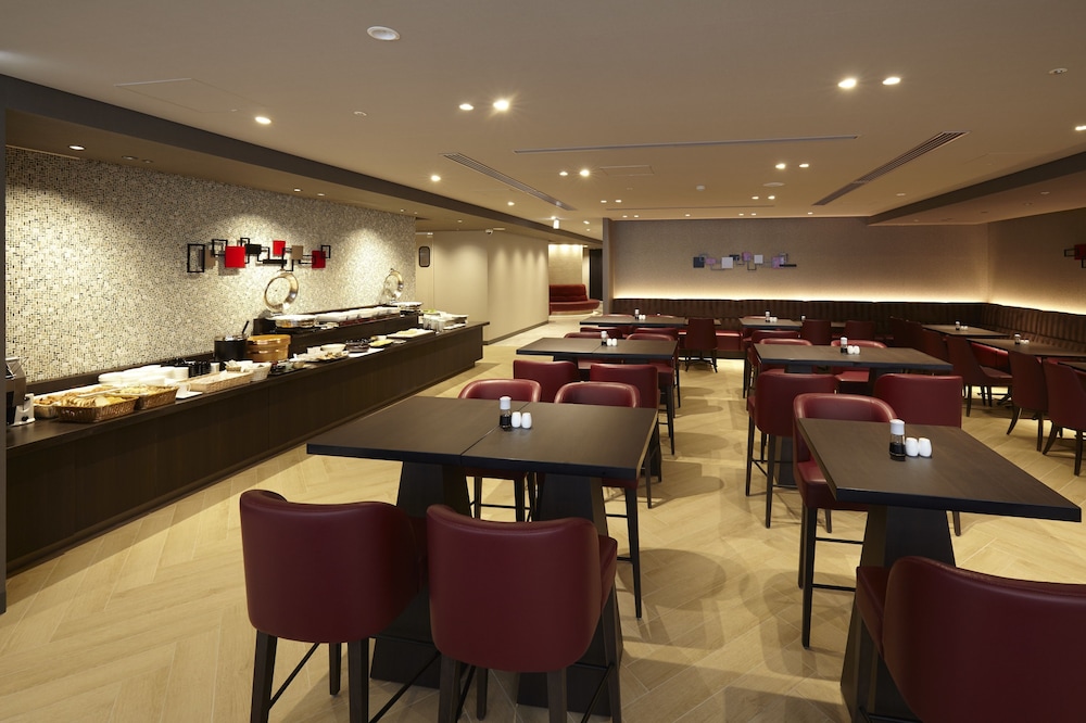 Agora Place Osaka Namba 56/66
