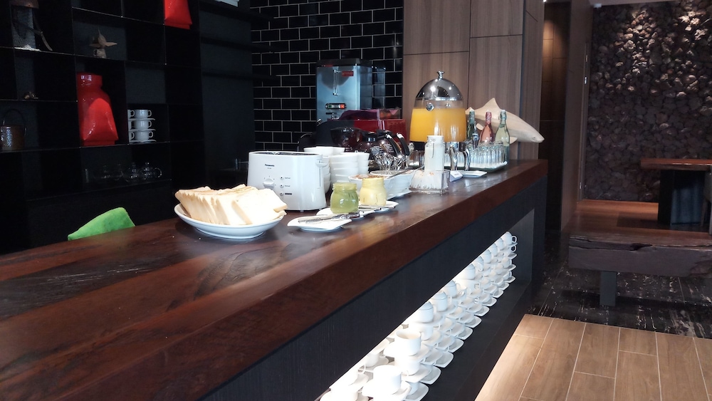 Roxy Hotel Padungan 30/31
