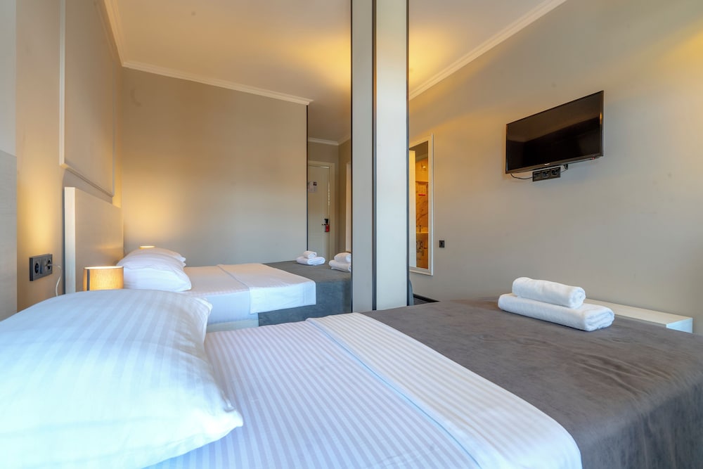 Hotel Piazza 13/50