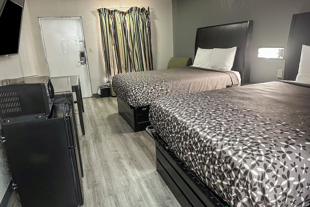 Regal Inn Guntersville Hwy 431 12/50