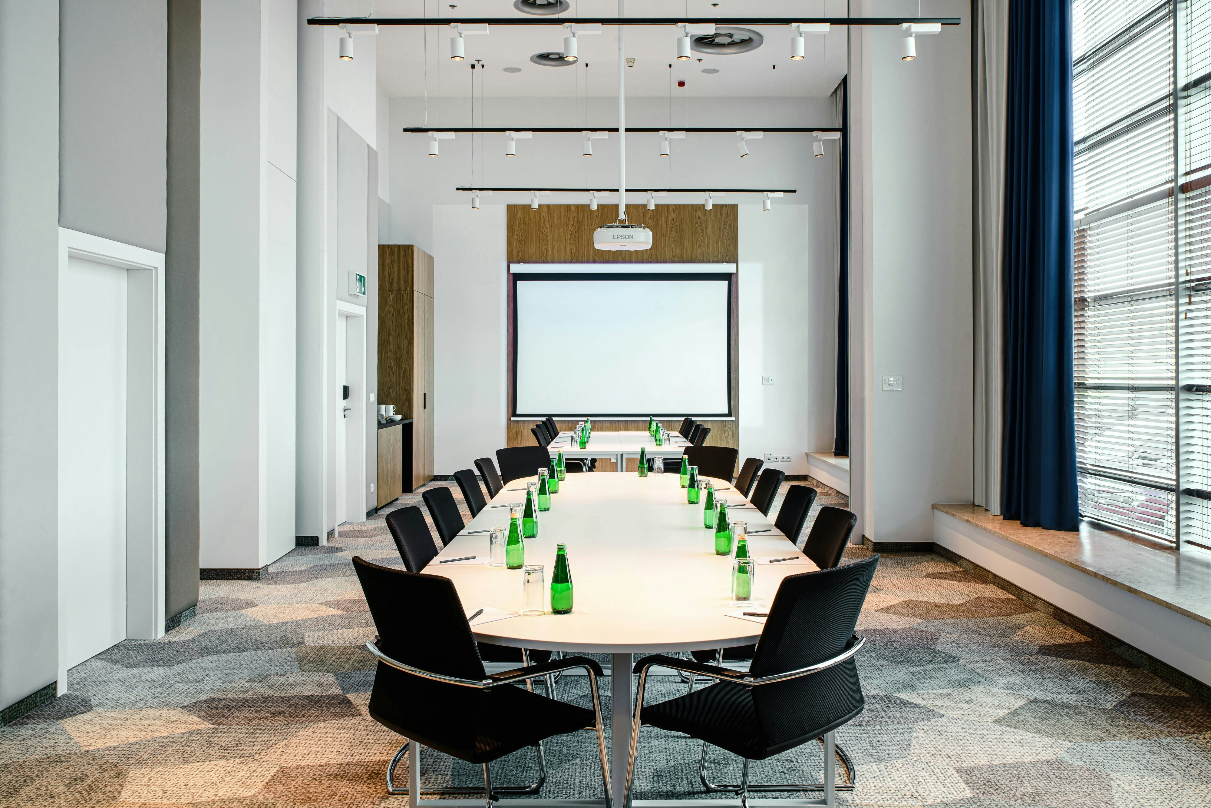 Courtyard By Marriott Warsaw Airport 60/62