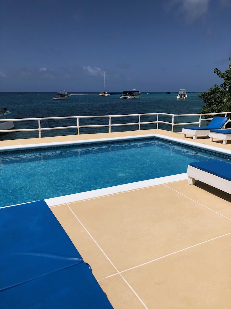 Ocean Rooms At Ocean Sands 39/50