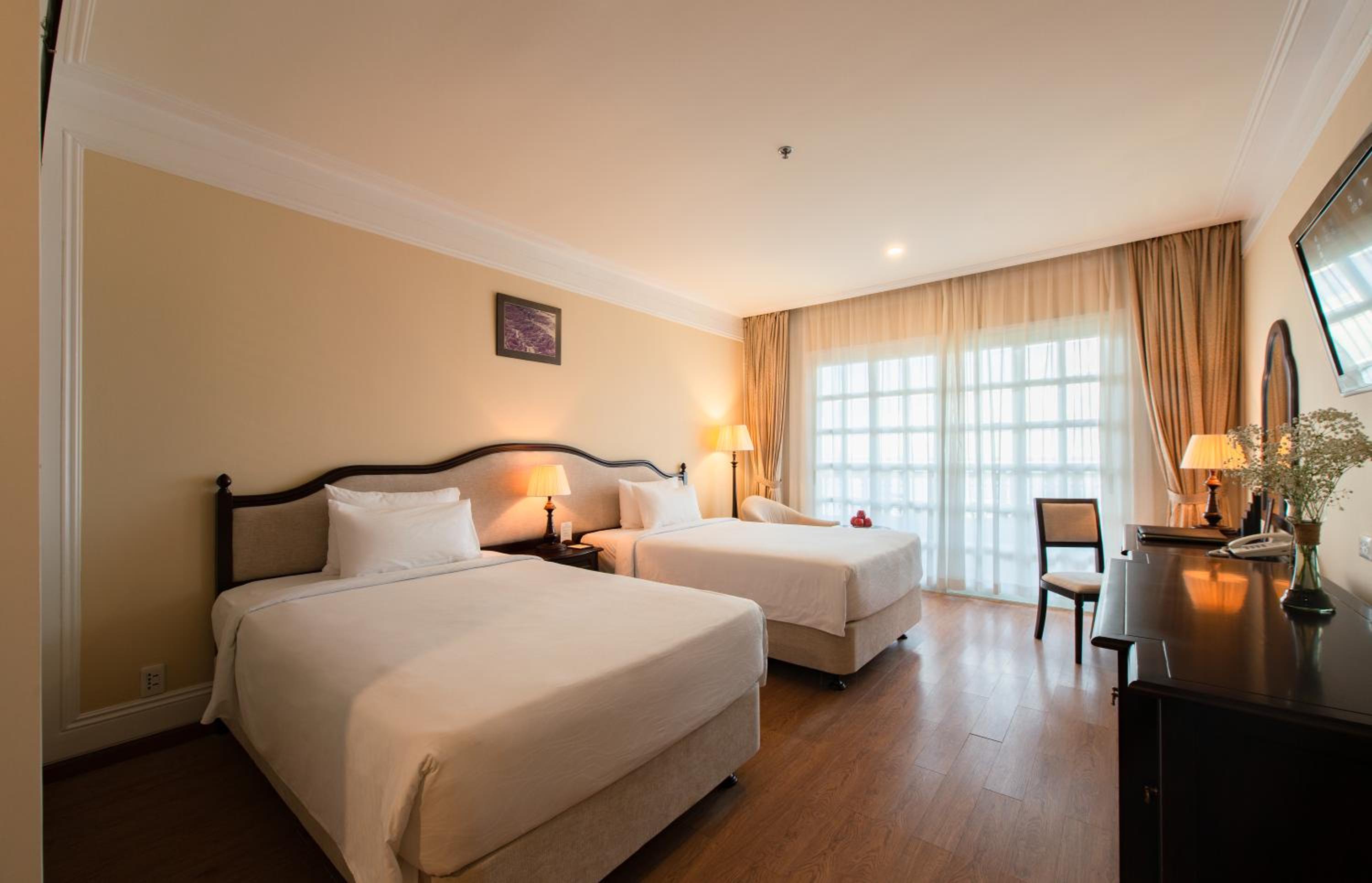 Grand, Ocean, Twin Beds, Balcony