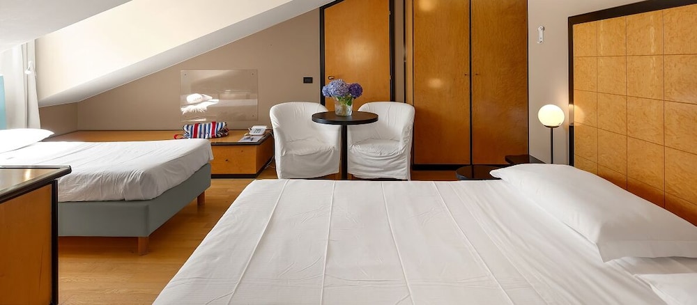 Hotel Ancora 24/68