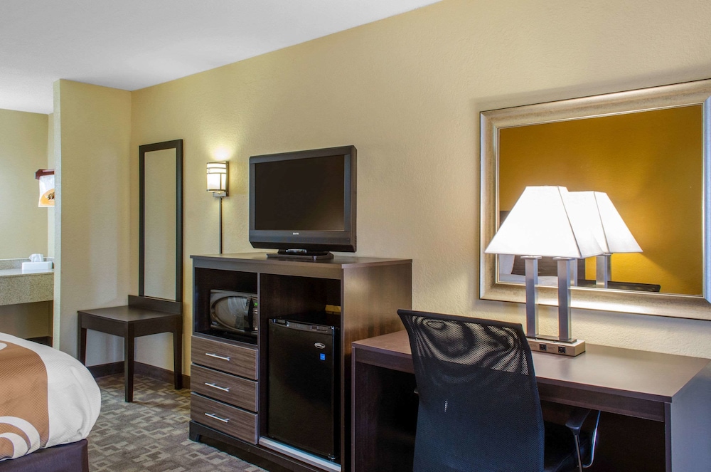 Quality Inn University Area Troy, AL 24/41