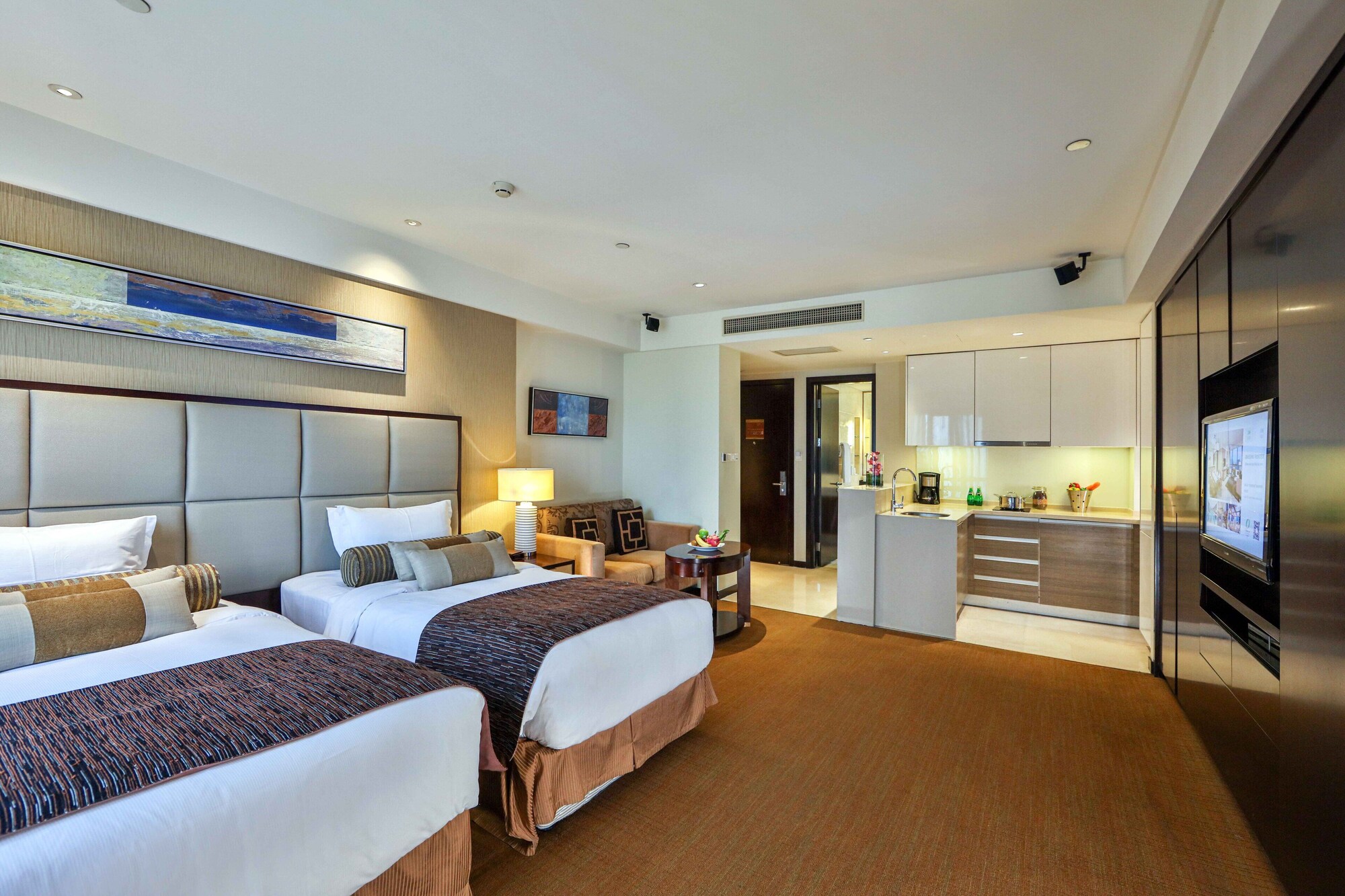 STUDIO EXECUTIVE TWIN BEDS