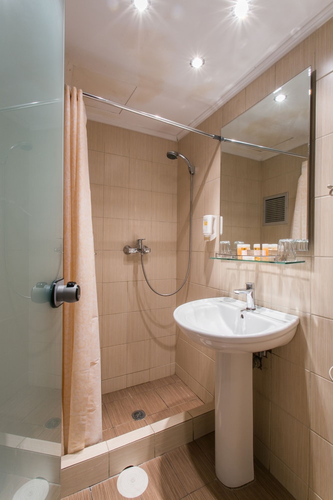 Arethusa Hotel 45/50