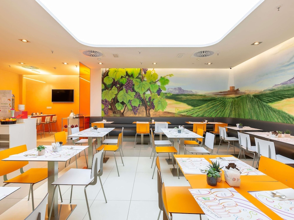 Ibis Styles Madrid Prado 35/50