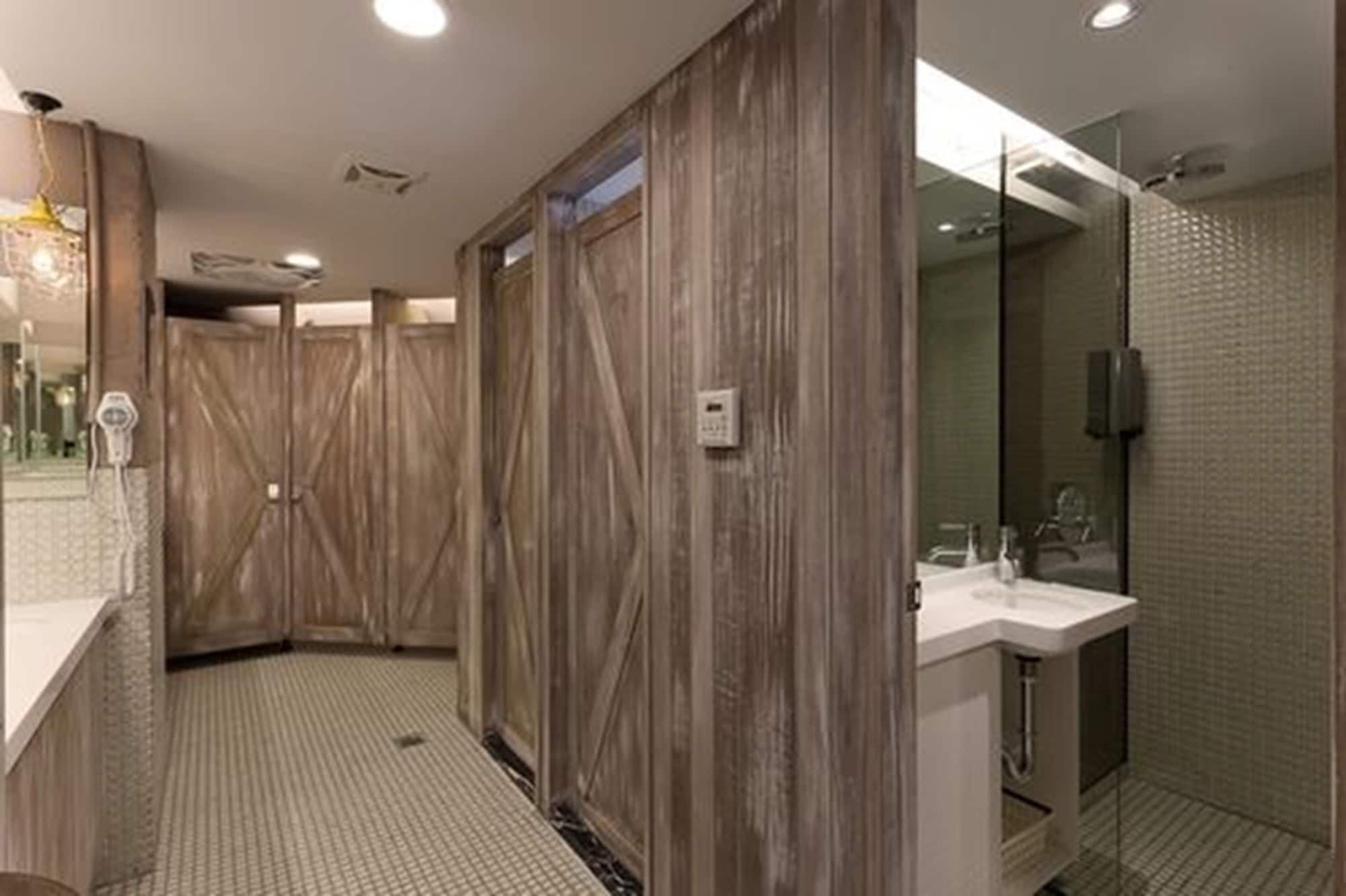 FEMALE DORM, SHARED BATHROOM
