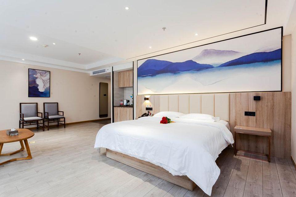 FEATURE, DOUBLE BED