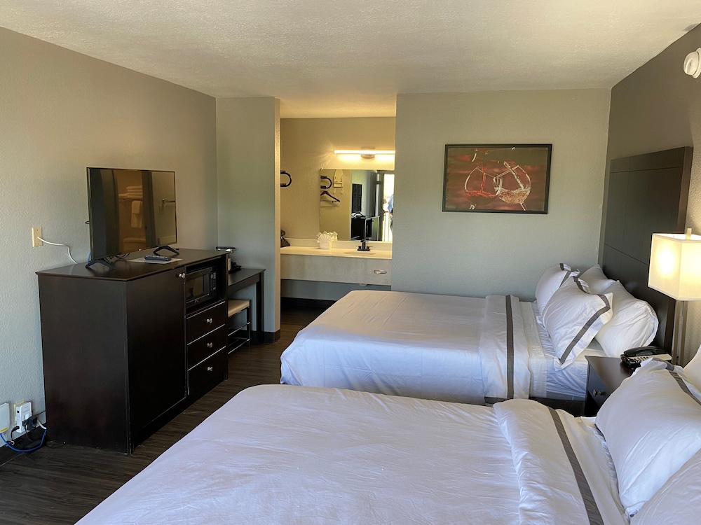 The Resort at Lake of the Ozarks 16/51