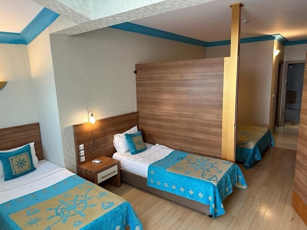 Miarosa Kemer Beach 12/73