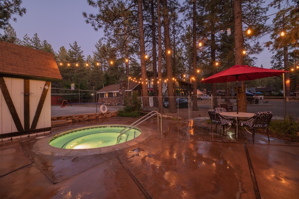 Black Forest Lodge And Cabins 47/50
