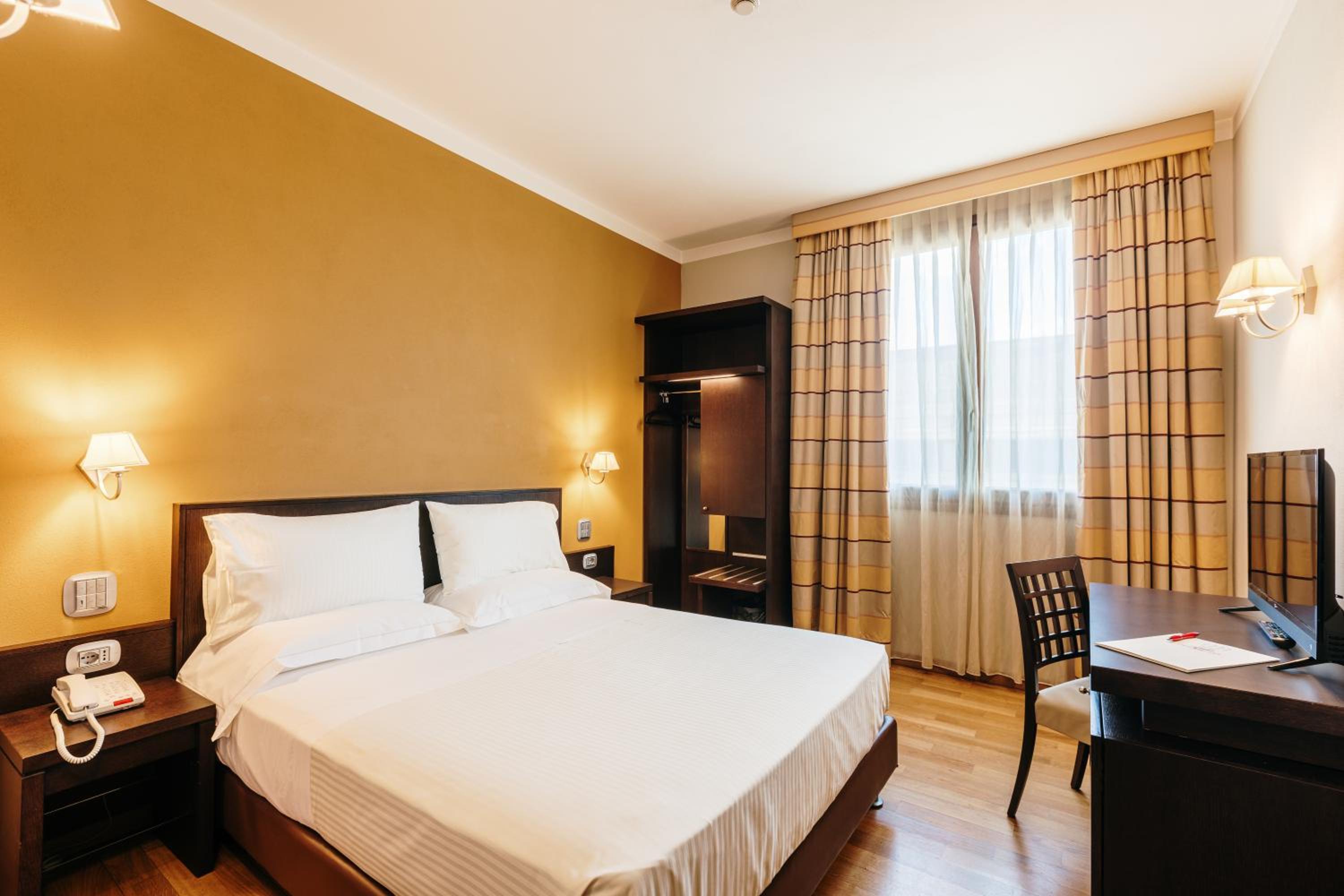 Hotel Dei Vicari 13/50