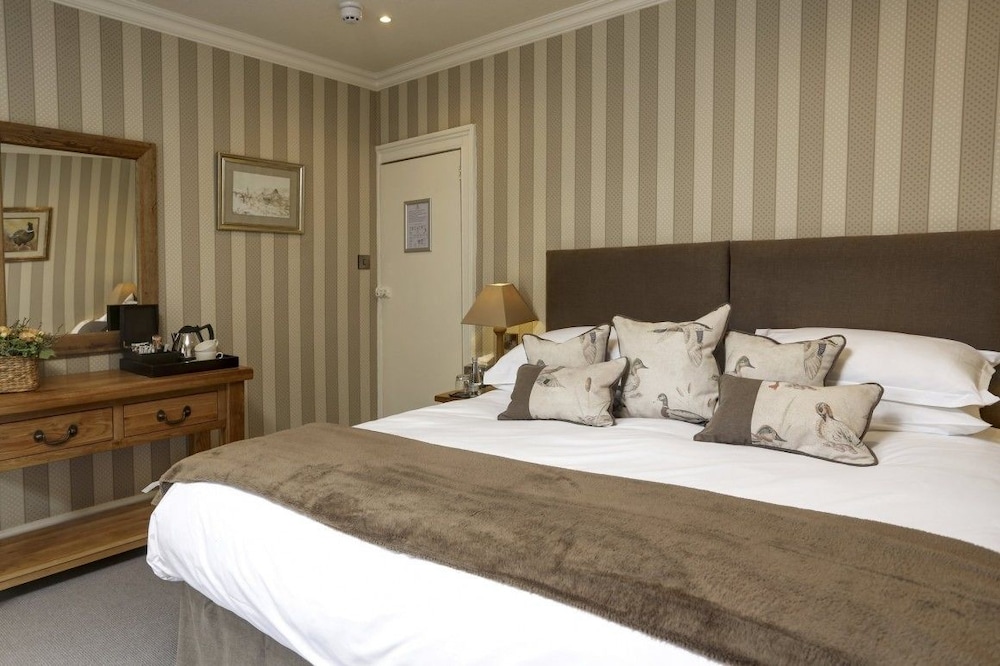 Falcon Manor Hotel 10/49