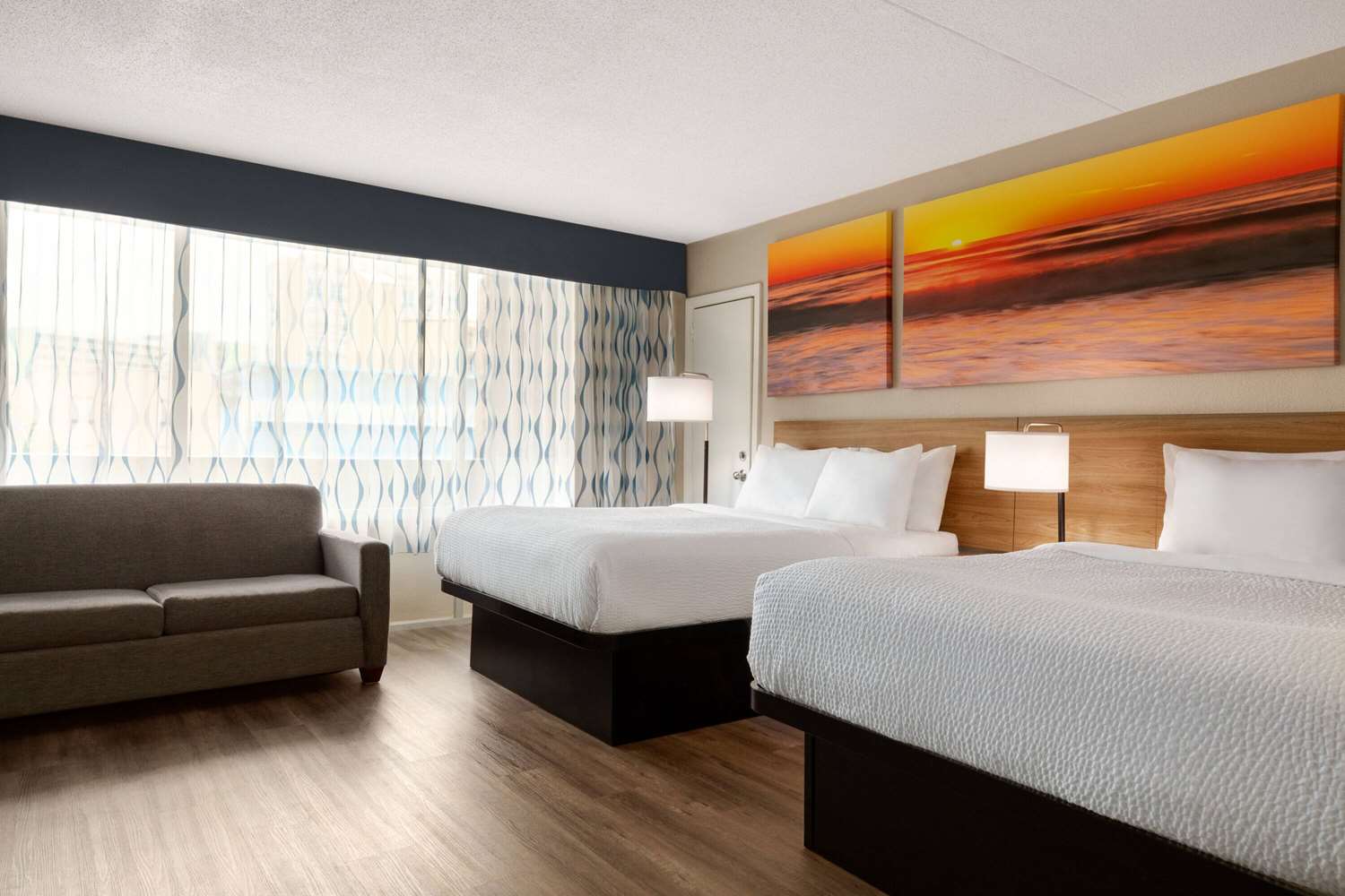 Days Inn by Wyndham Myrtle Beach-Beach Front 12/36
