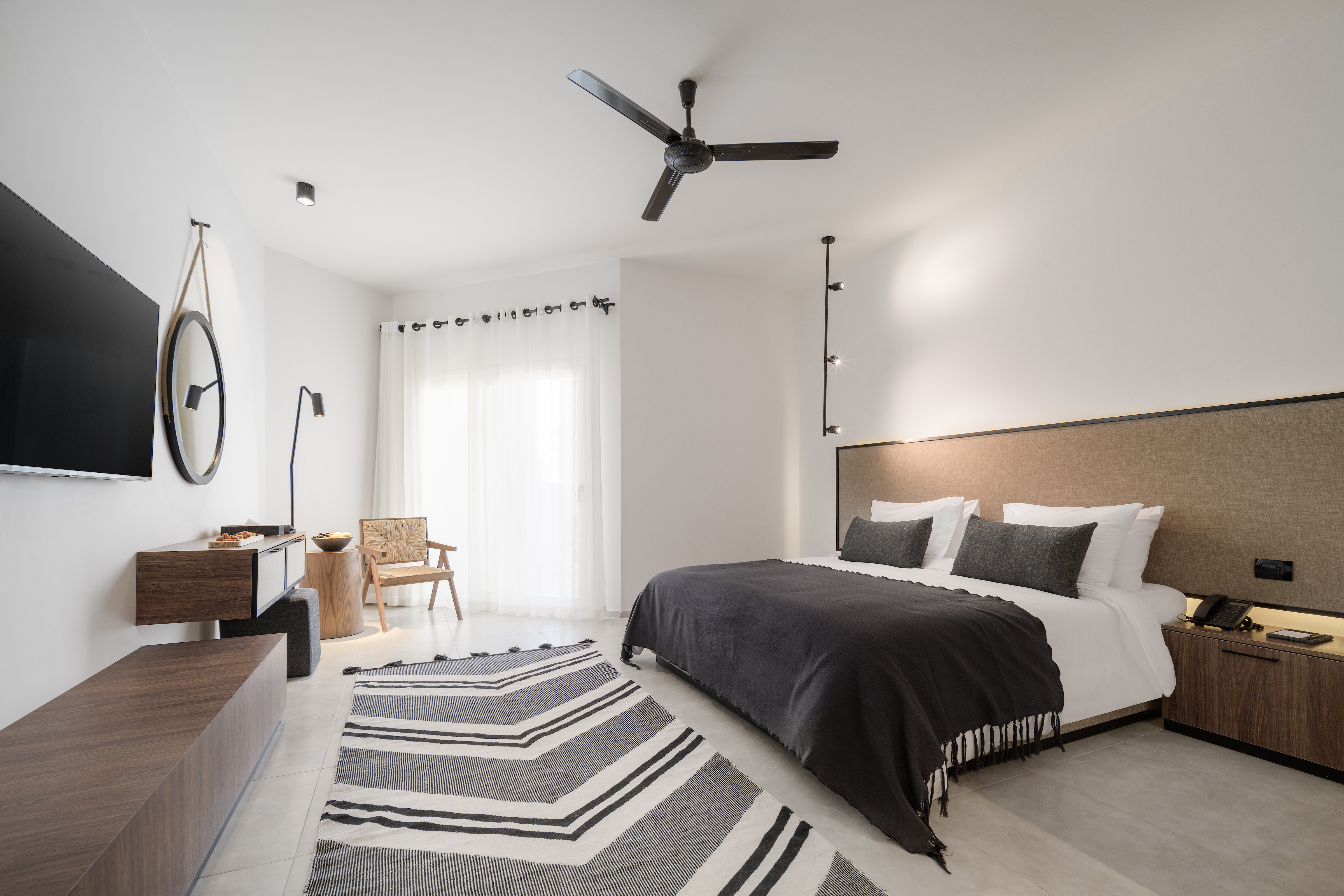 غرفة ديلوكس بسرير مزدوج أو سريرين منفصلين بإطلالة على المسبح