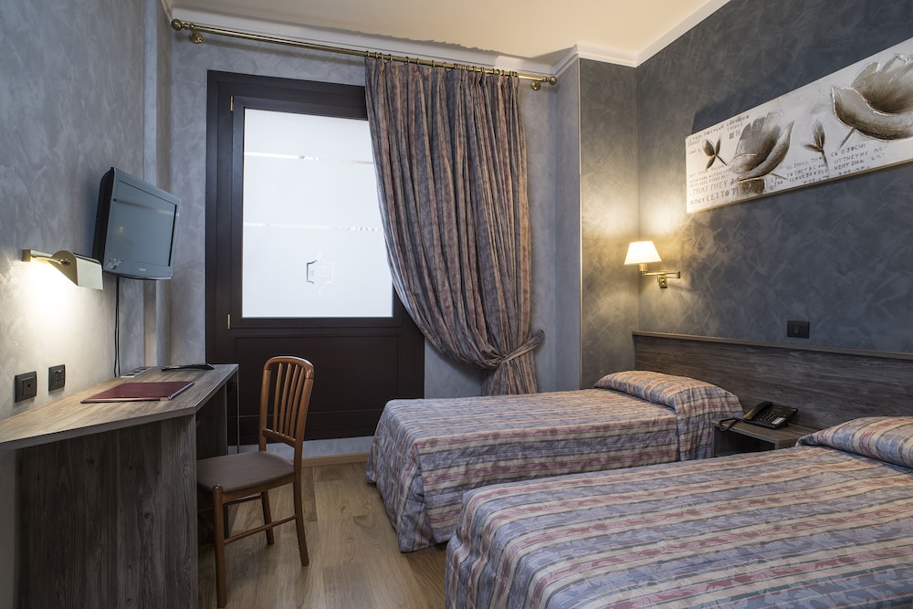 STANDARD, DOUBLE OR TWIN BED