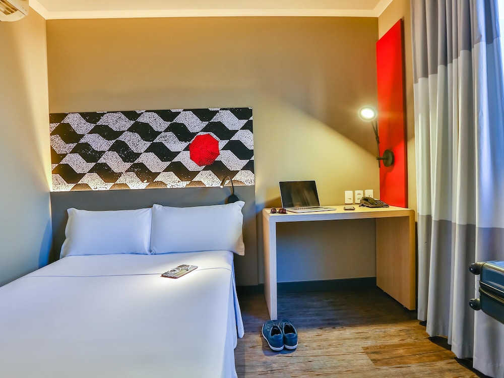 STANDARD, DOUBLE BED, ACCESSIBLE
